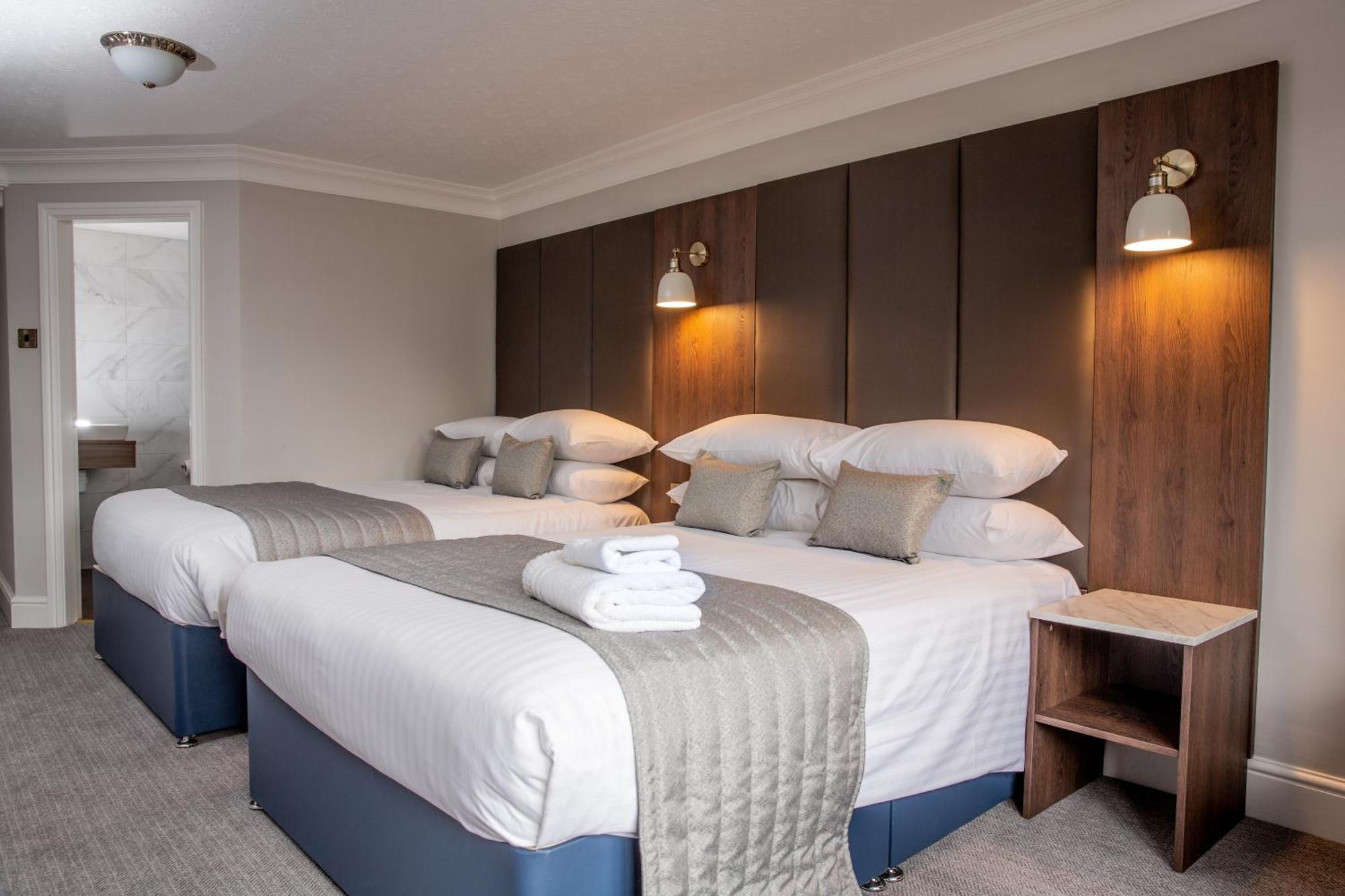 Bredbury Hall Hotel ستوكبورت المظهر الخارجي الصورة
