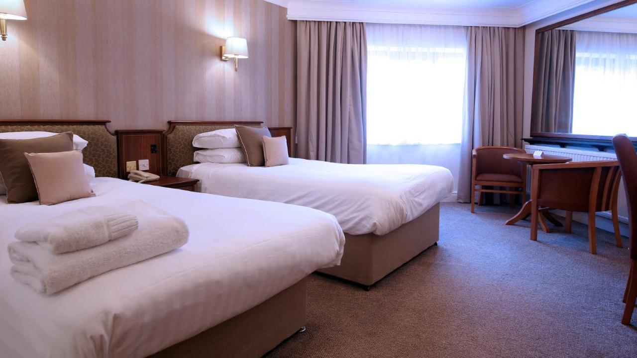 Bredbury Hall Hotel ستوكبورت المظهر الخارجي الصورة