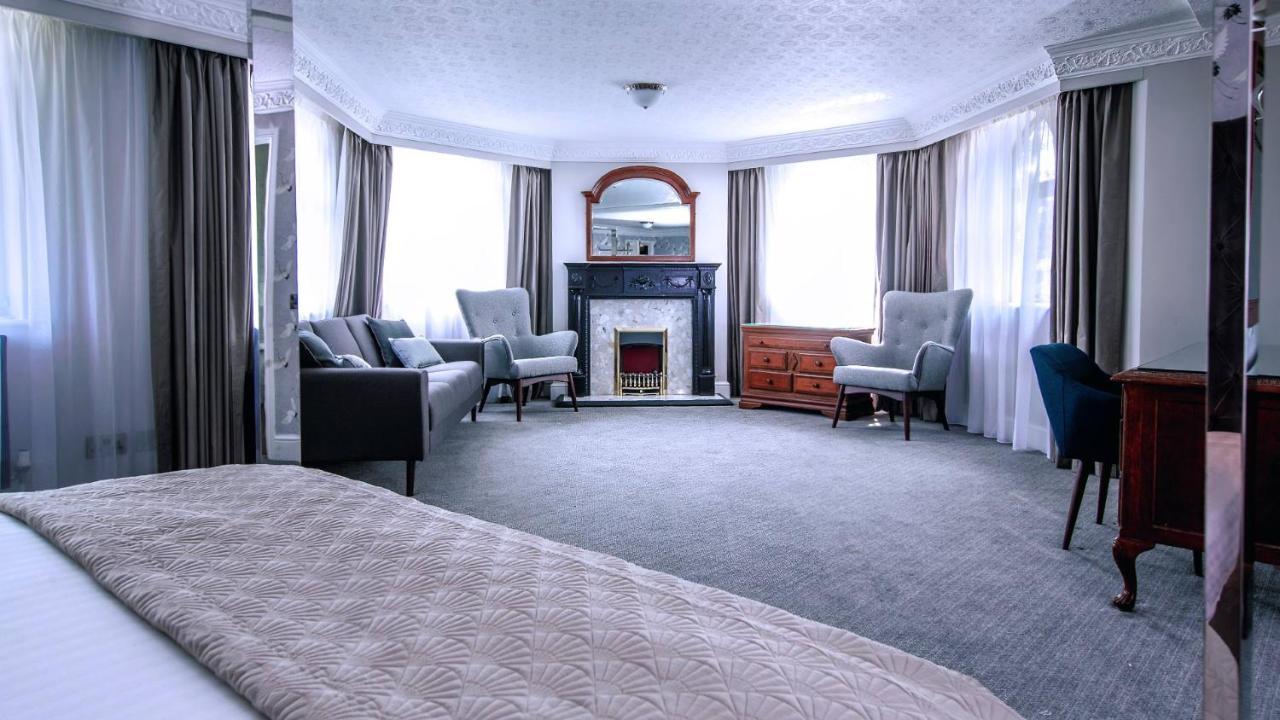 Bredbury Hall Hotel ستوكبورت المظهر الخارجي الصورة