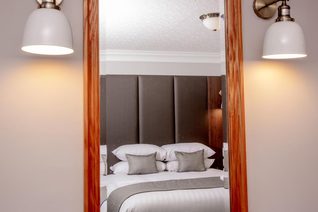 Bredbury Hall Hotel ستوكبورت المظهر الخارجي الصورة