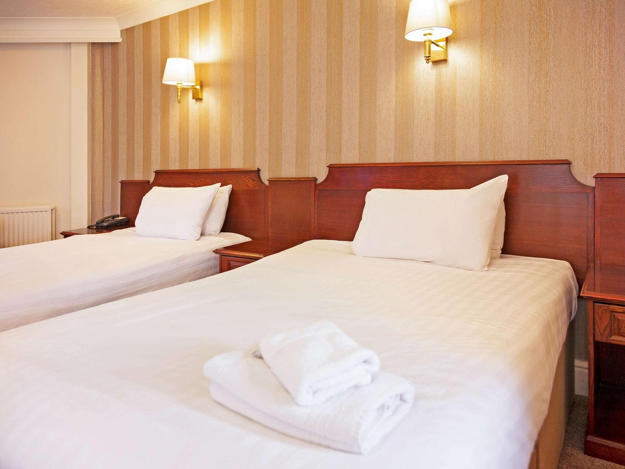 Bredbury Hall Hotel ستوكبورت المظهر الخارجي الصورة