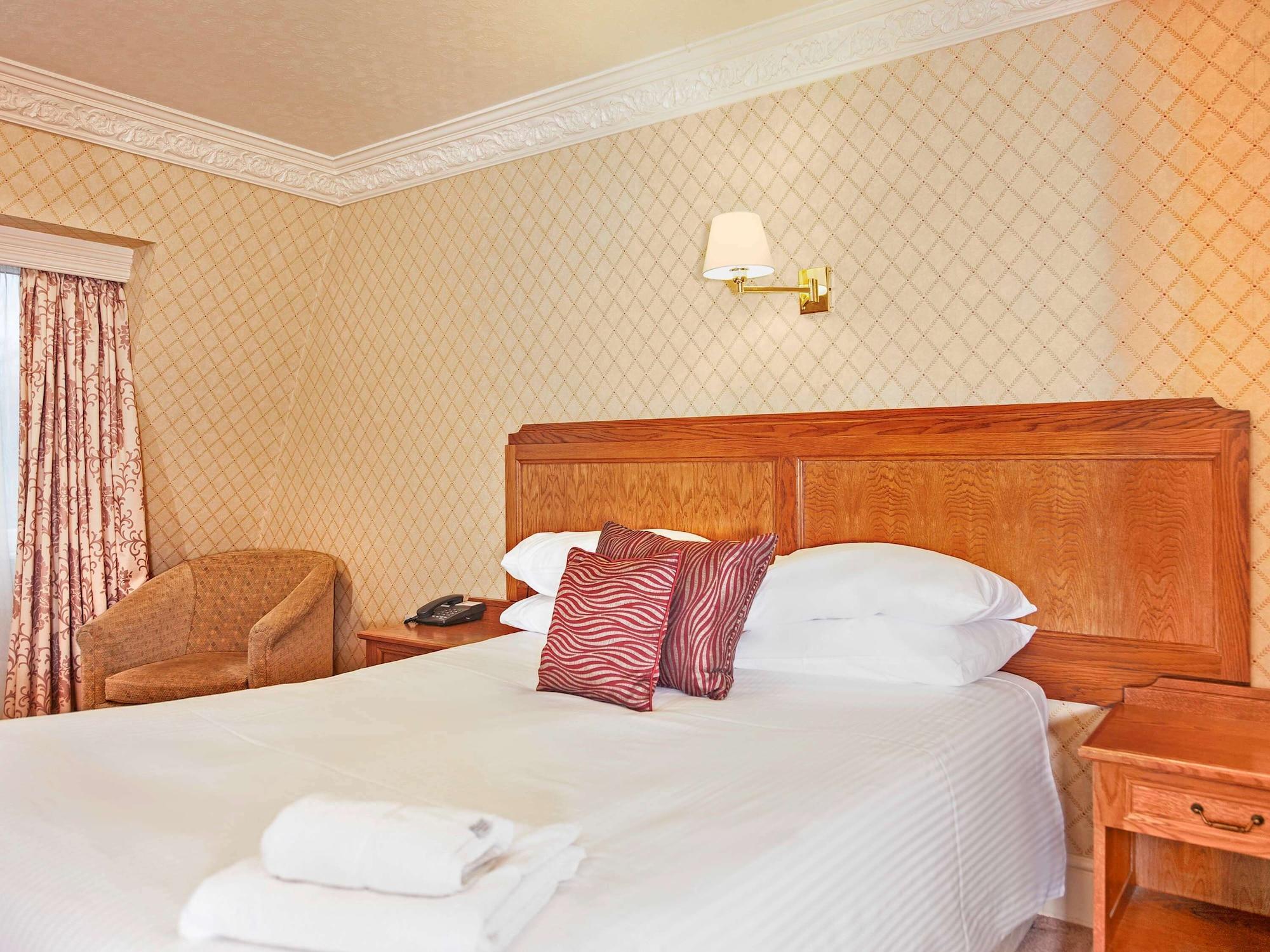 Bredbury Hall Hotel ستوكبورت المظهر الخارجي الصورة