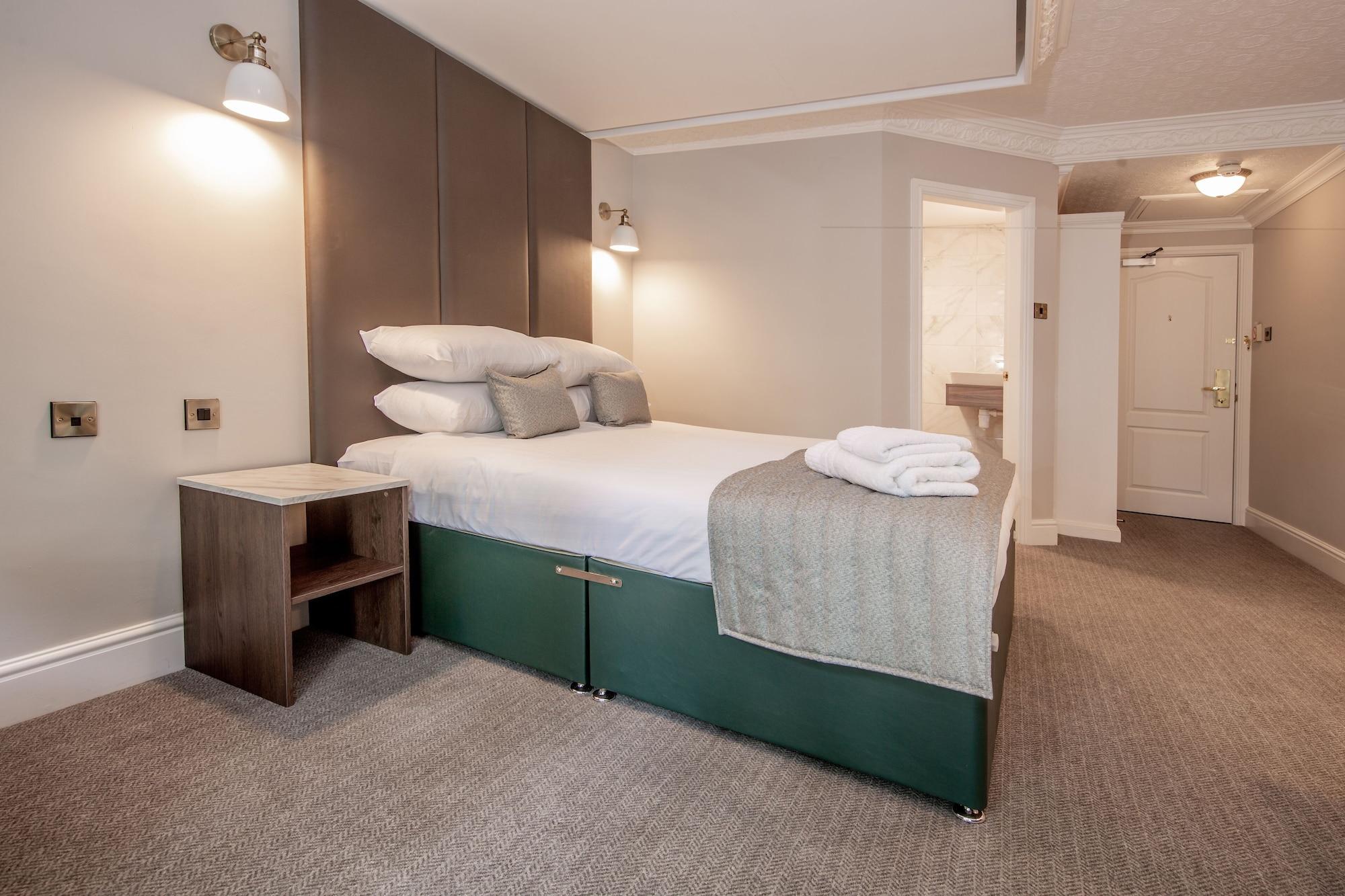 Bredbury Hall Hotel ستوكبورت المظهر الخارجي الصورة