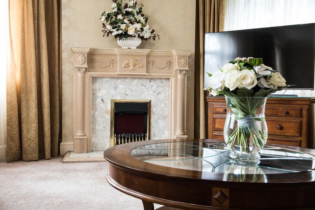 Bredbury Hall Hotel ستوكبورت المظهر الخارجي الصورة