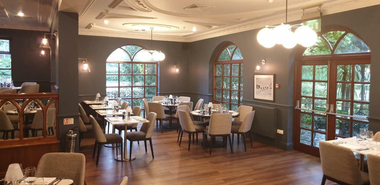 Bredbury Hall Hotel ستوكبورت المظهر الخارجي الصورة